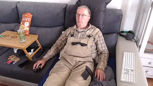 Snapshot of Nudelschwanz chatting on 10, 3, 2025 Nudelschwanz online show from 10, 3, 2025