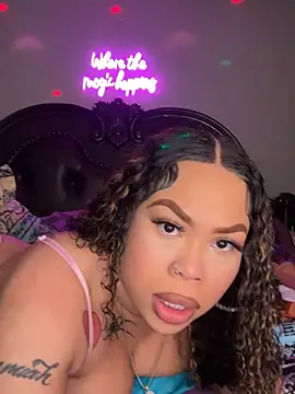 ThickAssRena online show from 20, 7, 2026