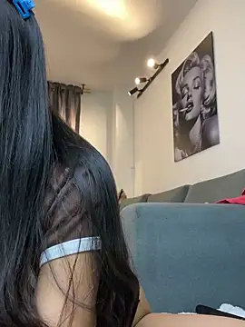 Snapshot of DaphneUwu chatting on 30, 4, 2026 DaphneUwu online show from 30, 4, 2026