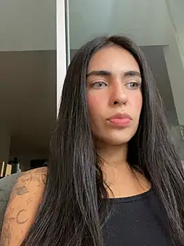 Snapshot of DaphneUwu chatting on 8, 5, 2026 DaphneUwu online show from 8, 5, 2026