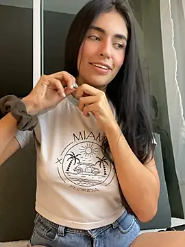 Snapshot of DaphneUwu chatting on 20, 5, 2026 DaphneUwu online show from 20, 5, 2026