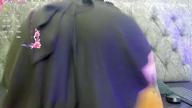 Snapshot of Dounia_nagi chatting on 12, 12, 2024 Dounia nagi online show from 12, 12, 2024