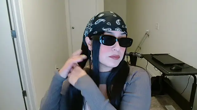 Sassy Latina online show from 22, 11, 2025