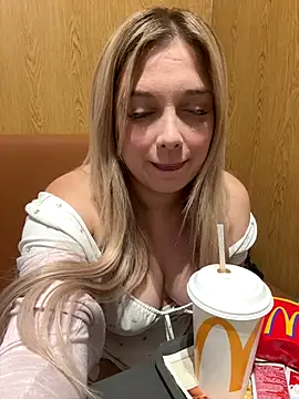 CherryAuroraa online show from 13, 12, 2025