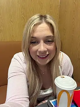 CherryAuroraa online show from 16, 2, 2026