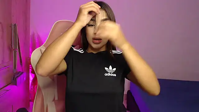 Snapshot of GiltRosebush chatting on 10, 1, 2025 GiltRosebush online show from 10, 1, 2025