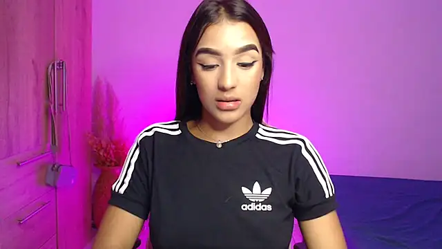 Snapshot of GiltRosebush chatting on 10, 1, 2025 GiltRosebush online show from 10, 1, 2025