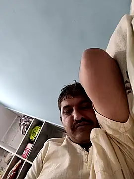 Snapshot of Amandev7 chatting on 10, 9, 2025 Amandev7 online show from 10, 9, 2025