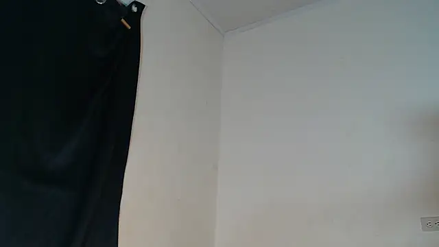 Snapshot of luciana_keating chatting on 23, 12, 2024 luciana keating online show from 23, 12, 2024
