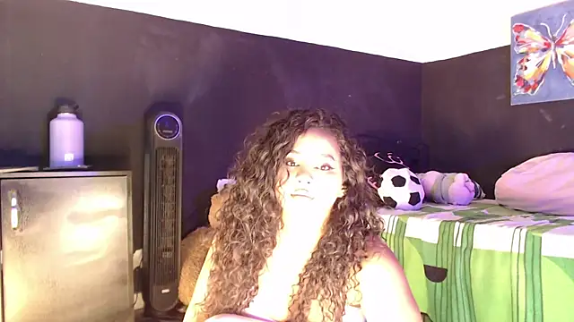 Snapshot of luciana_keating chatting on 26, 6, 2026 luciana keating online show from 26, 6, 2026