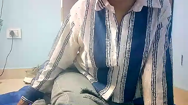 lovelydesi21 online show from 18, 1, 2025