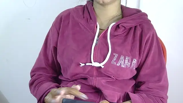 lovelydesi21 online show from 4, 2, 2026