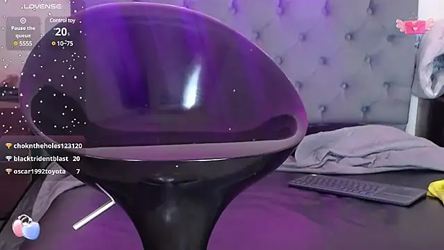 Snapshot of louise_nails chatting on 6, 2, 2025 louise nails online show from 6, 2, 2025