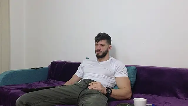 Snapshot of TheTopAlex chatting on 19, 2, 2025 TheTopAlex online show from 19, 2, 2025