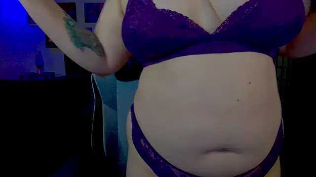 KiraSpitQueen online show from 2, 3, 2026