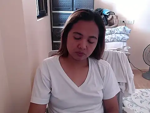 Snapshot of xTheLastVIRGINx chatting on 18, 11, 2025 xTheLastVIRGINx online show from 18, 11, 2025