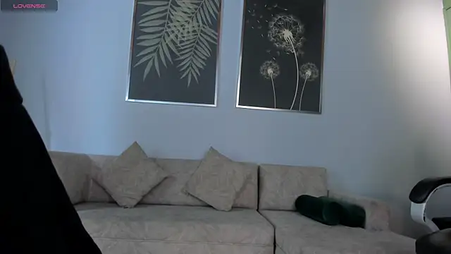 JuanitaClay online show from 25, 2, 2025