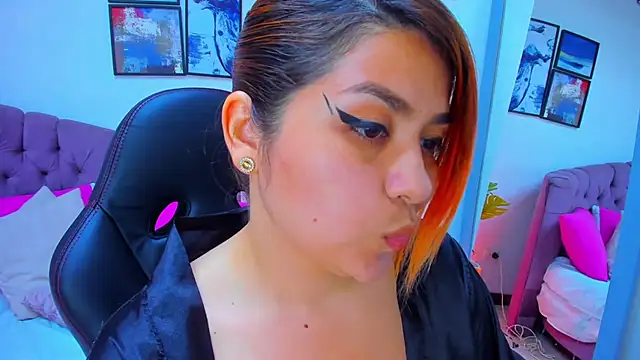 Snapshot of Gretta_Queen chatting on 8, 2, 2025 Gretta Queen online show from 8, 2, 2025