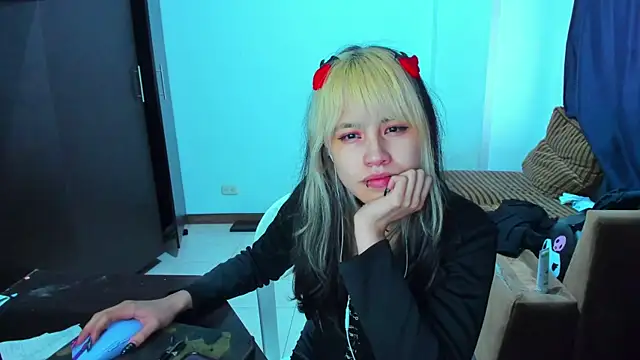 Akane-Mou online show from 15, 2, 2025