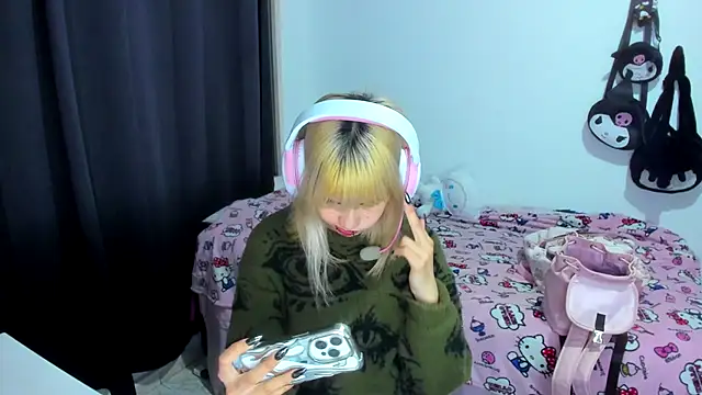 Akane-Mou online show from 28, 11, 2025