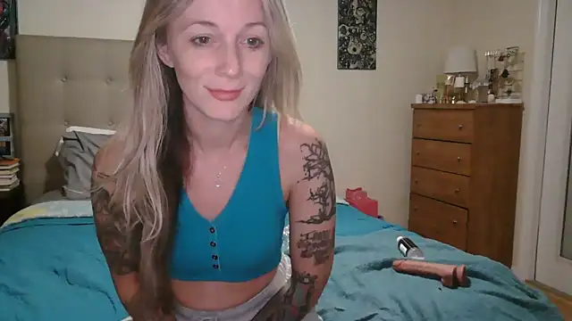 Snapshot of Heyitsmee33 chatting on 21, 10, 2025 Heyitsmee33 online show from 21, 10, 2025