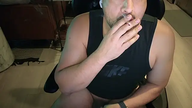 Snapshot of HungandThickLatin chatting on 30, 9, 2025 HungandThickLatin online show from 30, 9, 2025