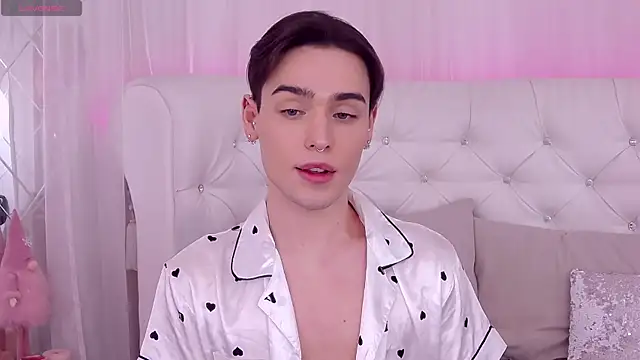 Snapshot of RobbyCharming chatting on 4, 1, 2025 RobbyCharming online show from 4, 1, 2025