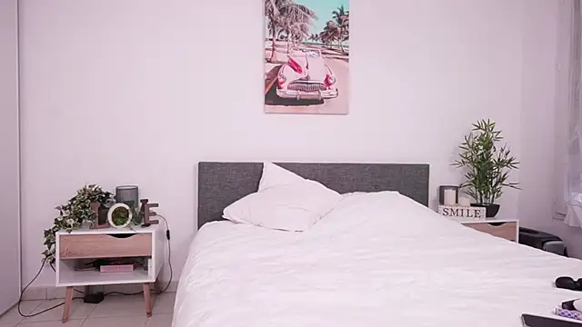 Bella Twine online show from 9, 3, 2025