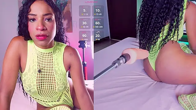 Snapshot of Ebony_Skye chatting on 1, 10, 2025 Ebony Skye online show from 1, 10, 2025