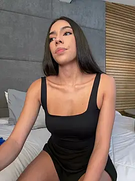 Snapshot of EllaSanz_ chatting on 28, 5, 2026 EllaSanz online show from 28, 5, 2026