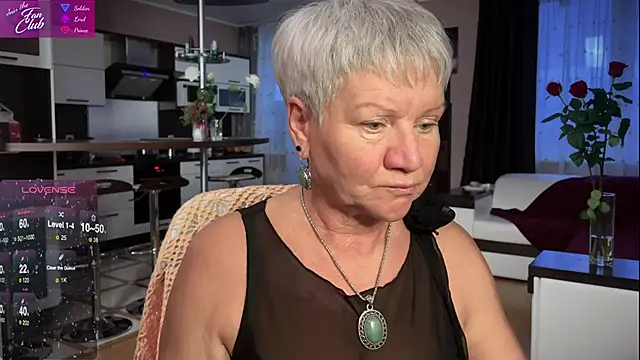 Snapshot of roxana_brooks chatting on 1, 2, 2025 roxana brooks online show from 1, 2, 2025