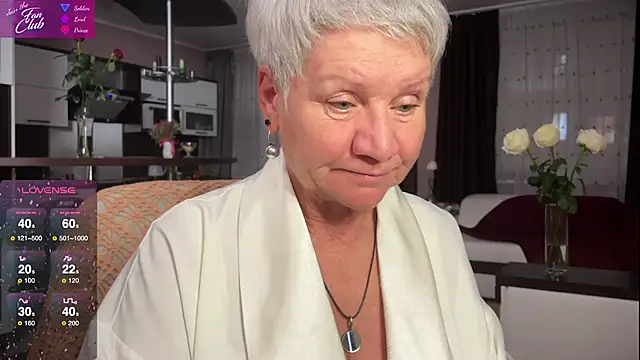 Snapshot of roxana_brooks chatting on 5, 2, 2025 roxana brooks online show from 5, 2, 2025