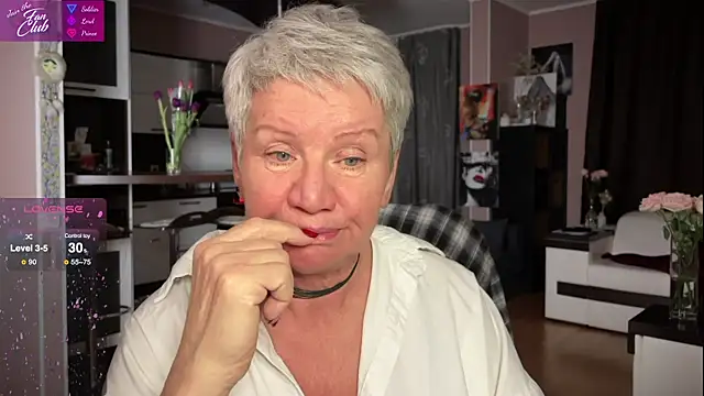 Snapshot of roxana_brooks chatting on 8, 3, 2025 roxana brooks online show from 8, 3, 2025