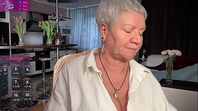 Snapshot of roxana_brooks chatting on 11, 3, 2025 roxana brooks online show from 11, 3, 2025