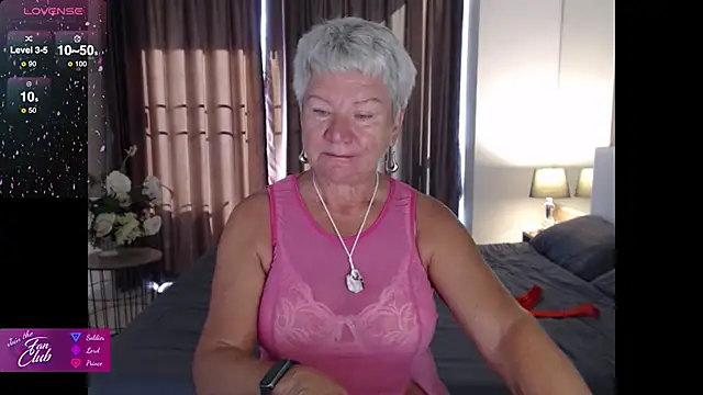 Snapshot of roxana_brooks chatting on 9, 1, 2026 roxana brooks online show from 9, 1, 2026