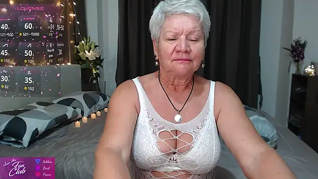 Snapshot of roxana_brooks chatting on 25, 4, 2026 roxana brooks online show from 25, 4, 2026