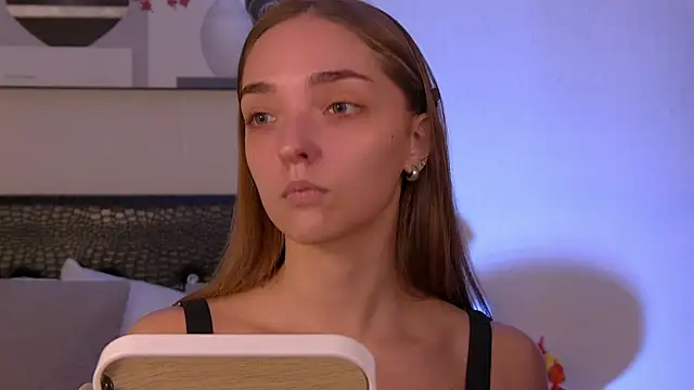 VirginieCruz online show from 22, 11, 2025