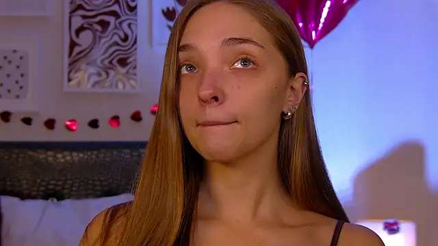 VirginieCruz online show from 24, 2, 2026