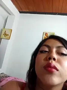 Snapshot of leah_passion chatting on 18, 9, 2025 leah passion online show from 18, 9, 2025