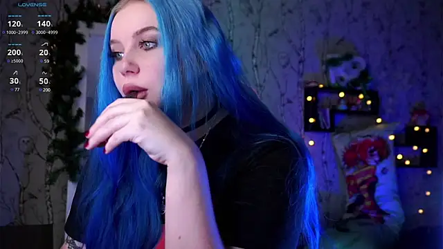 Snapshot of Moon_Valkyrie chatting on 4, 1, 2025 Moon Valkyrie online show from 4, 1, 2025