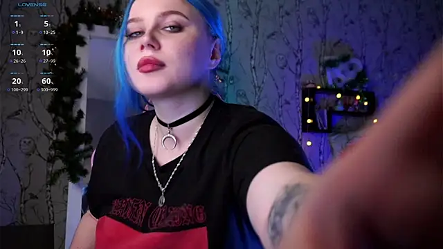 Snapshot of Moon_Valkyrie chatting on 4, 1, 2025 Moon Valkyrie online show from 4, 1, 2025