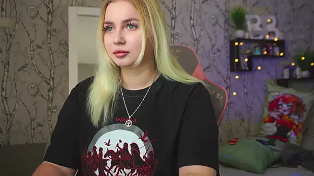 Snapshot of Moon_Valkyrie chatting on 1, 3, 2026 Moon Valkyrie online show from 1, 3, 2026