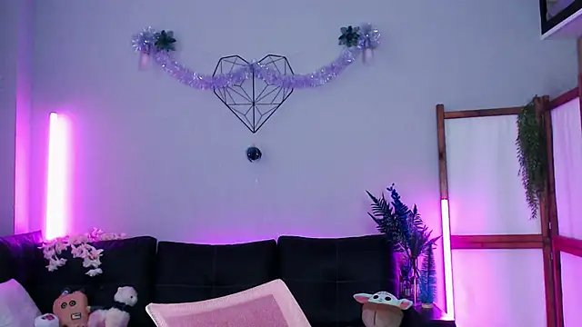 Snapshot of Wildorchid_ chatting on 15, 12, 2024 Wildorchid online show from 15, 12, 2024