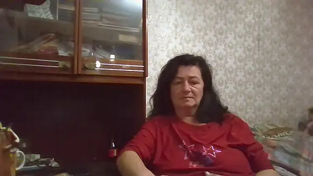 GypsiQueen2 online show from 8, 11, 2025