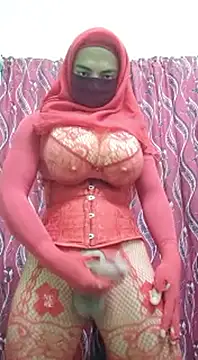 Snapshot of ElisyaHijabDoll chatting on 19, 10, 2025 ElisyaHijabDoll online show from 19, 10, 2025