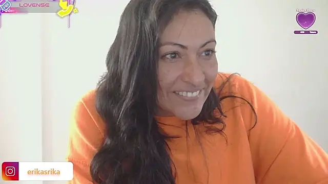 Snapshot of ErikaRika chatting on 6, 10, 2025 ErikaRika online show from 6, 10, 2025