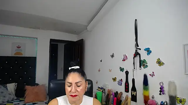 Snapshot of mature_bigboobs10 chatting on 21, 6, 2026 mature bigboobs10 online show from 21, 6, 2026