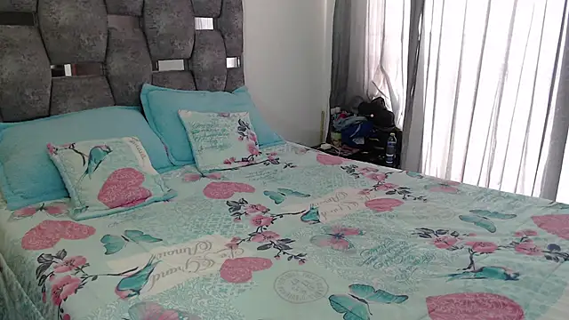 sara hott 1 online show from 25, 3, 2026