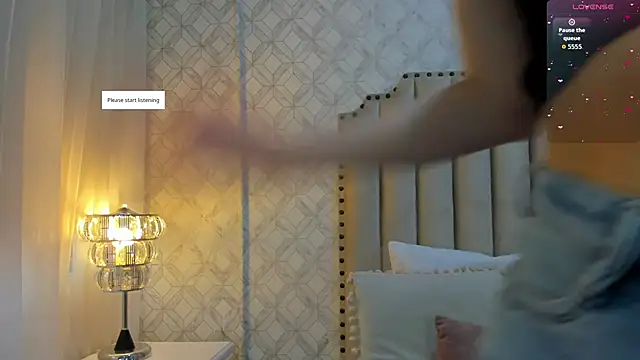 Pia Johnson  online show from 10, 11, 2025