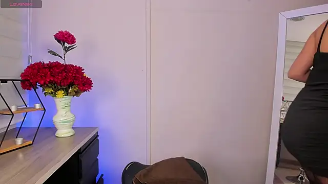 MERIDA TAYLOR online show from 3, 3, 2025